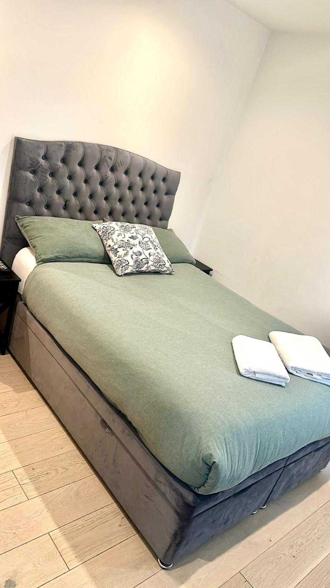 Appartement 1 Bed Within *