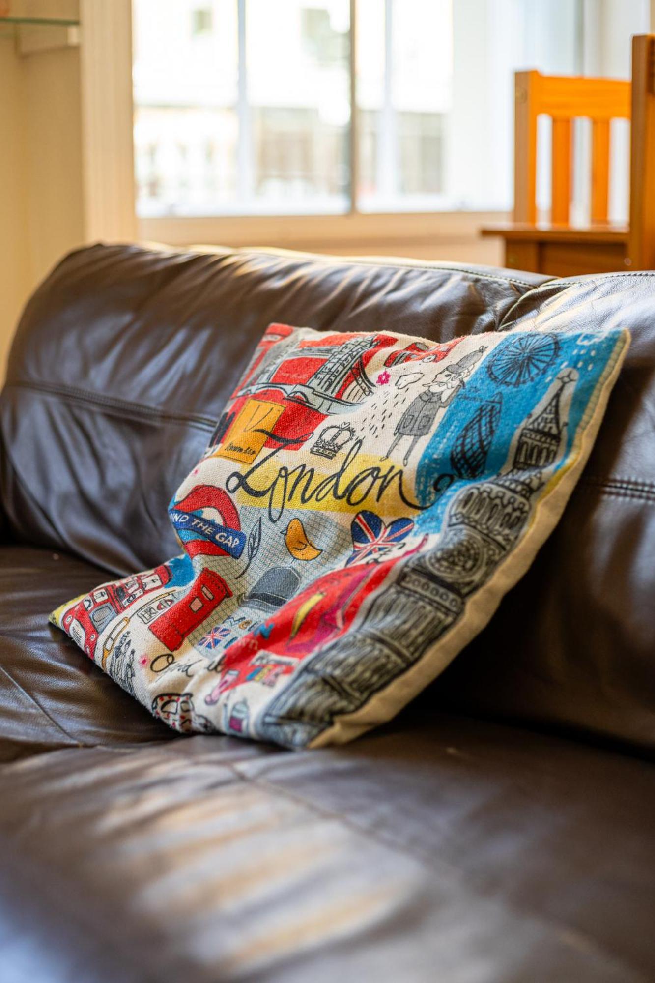 Stylish 2bed Steps From Iconic Waterloo! Appartement