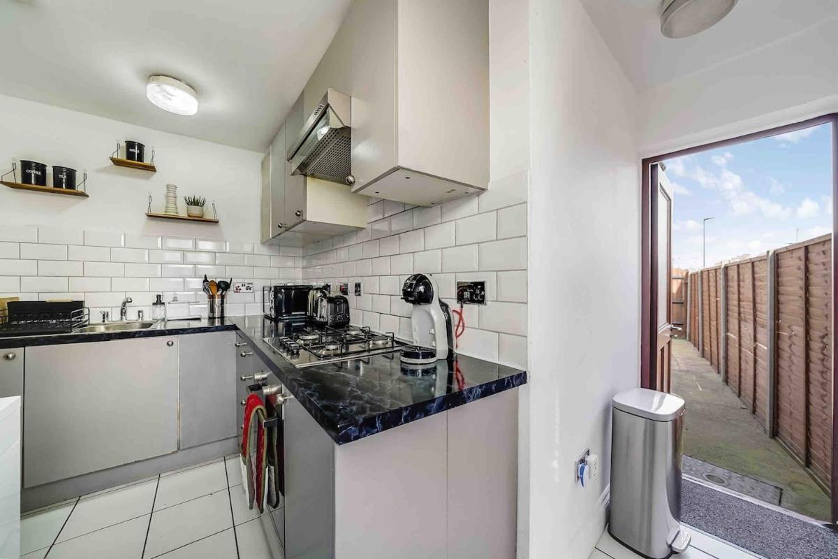 Lovely 2-bed Close To Excel And O2 Arena Appartement
