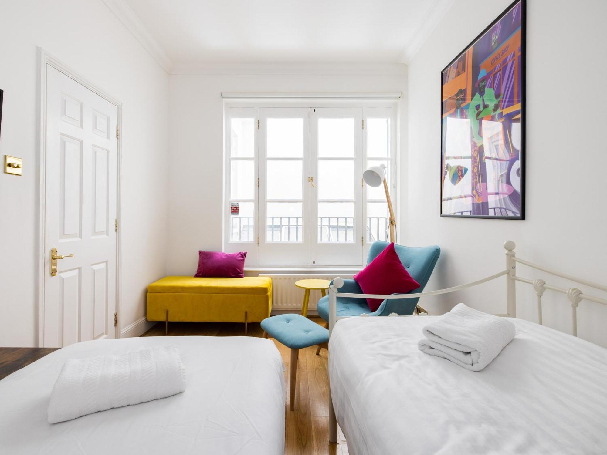 Pass The Keys Stylish 3 Bedroom House In A Quiet Mews By Tube * Londres