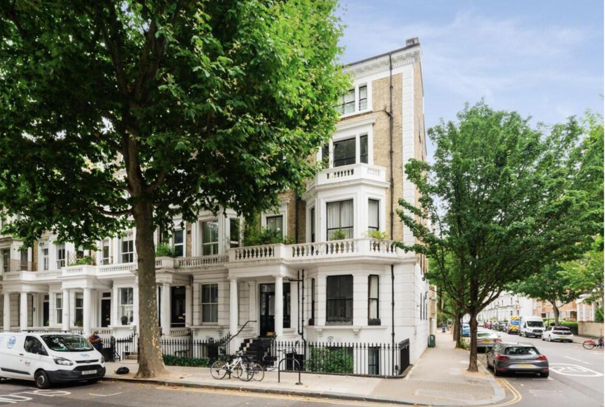 Beautiful 2-bed, 2 Bathrooms Flat In Zone 1, - Just Minutes Walk To High Street Kensington, Earls Court, Hyde Park * Londen