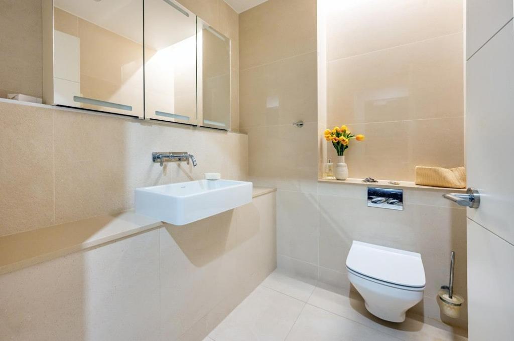 Three Bedroom, Leicester Square Duplex Hébergement de vacances *