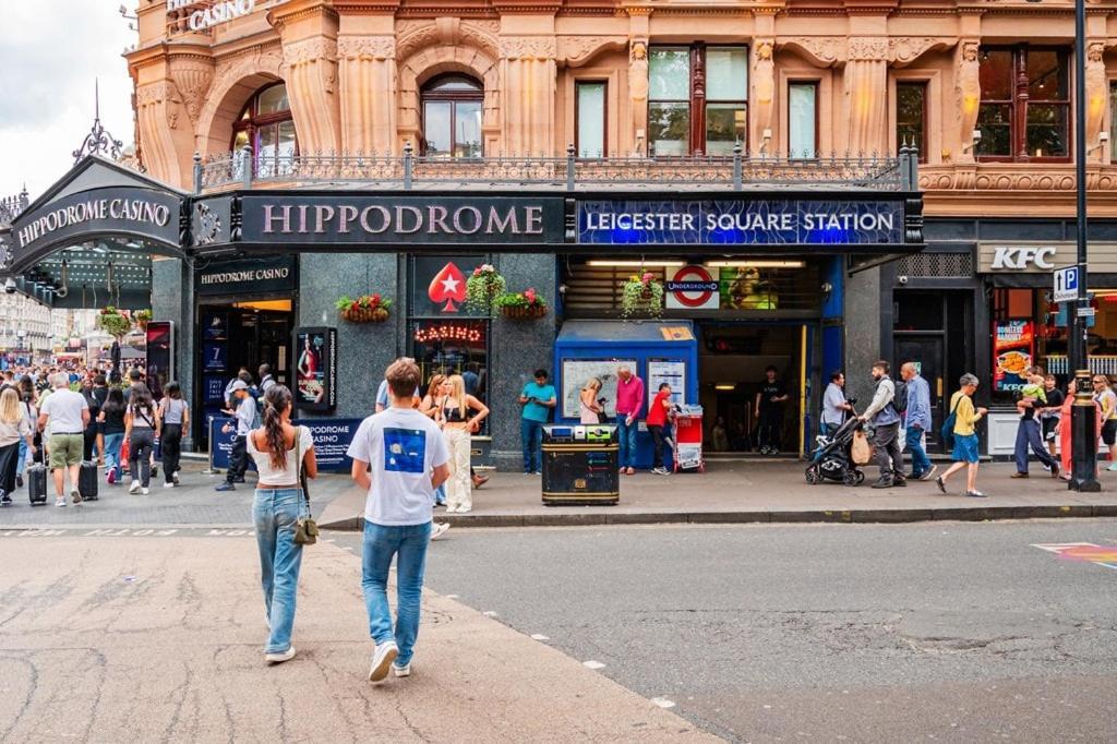 Three Bedroom, Leicester Square Duplex Hébergement de vacances