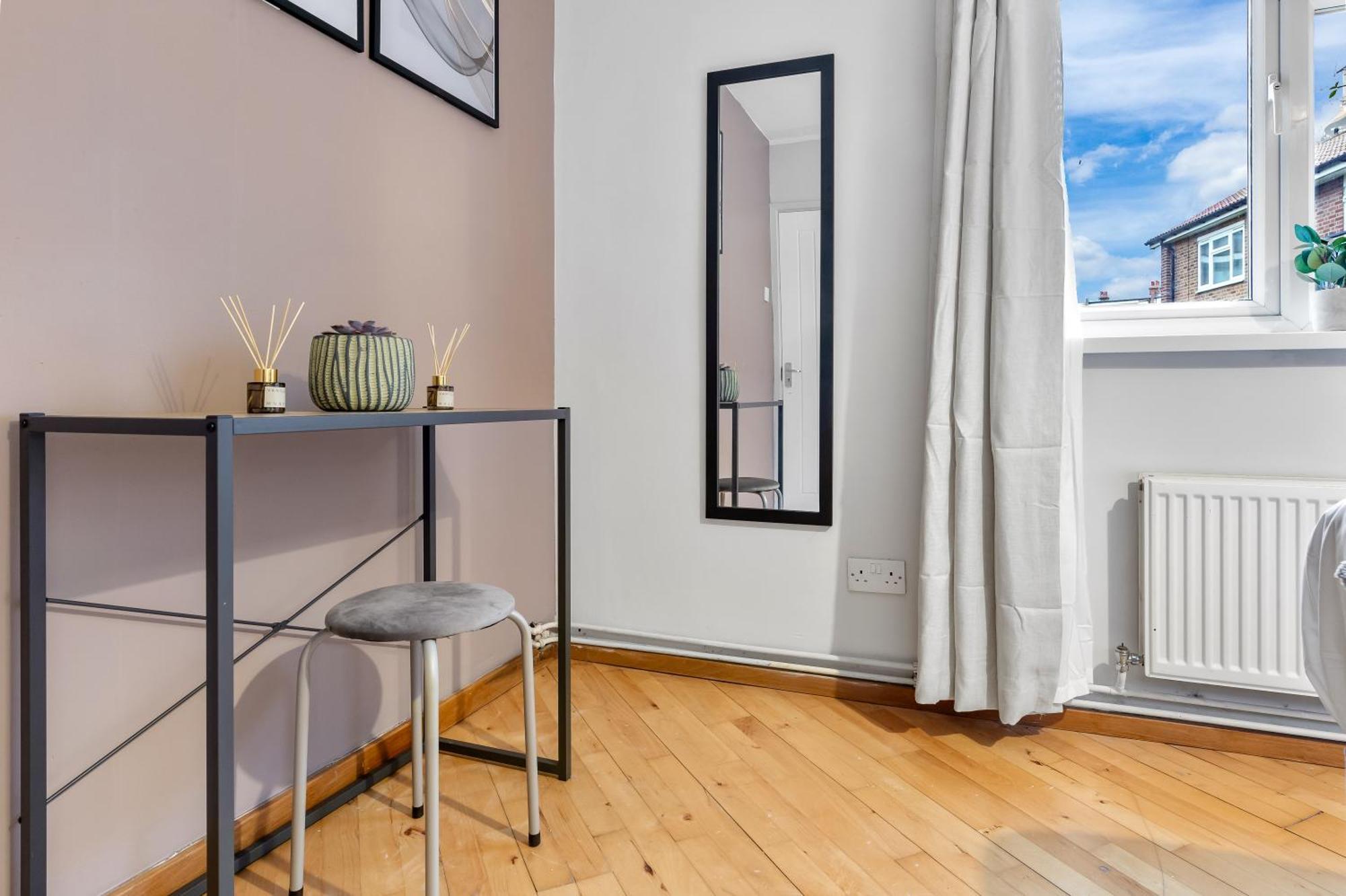 Elegant Retreat - Sleeps 6 - Close To Putney & Stamford Bridge Appartement *