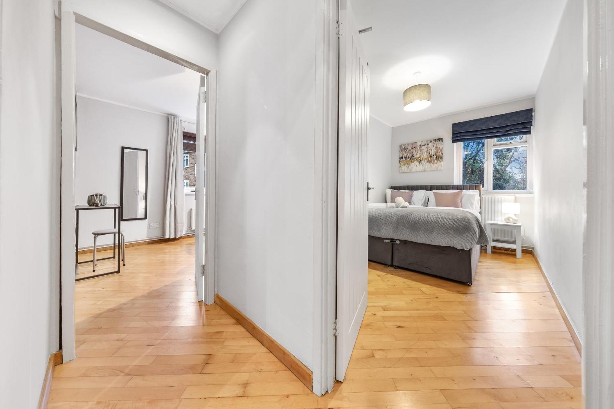 Elegant Retreat - Sleeps 6 - Close To Putney & Stamford Bridge Appartement Londen