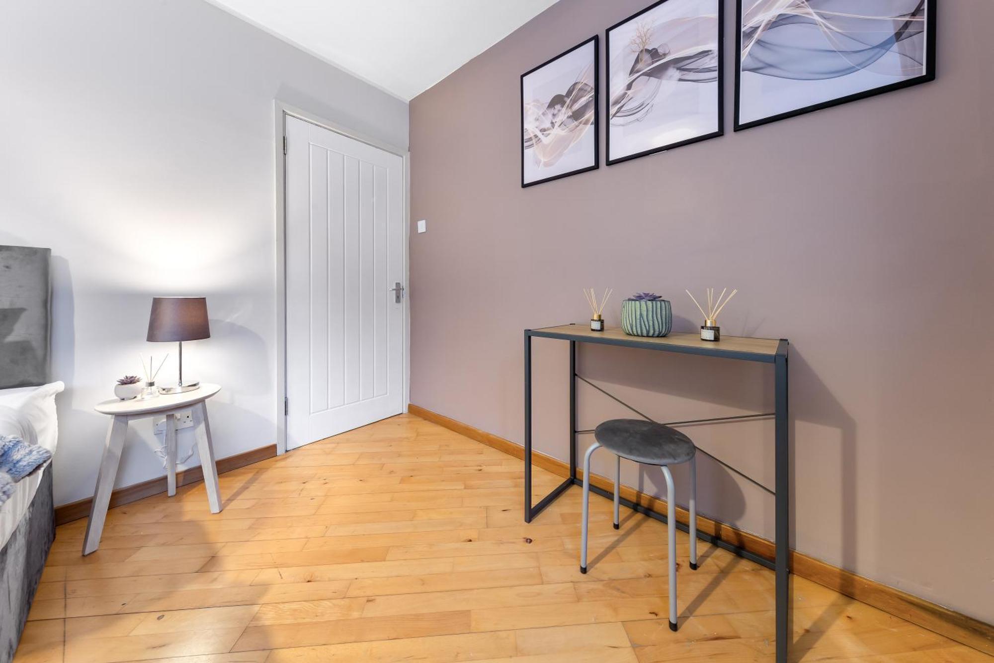 Elegant Retreat - Sleeps 6 - Close To Putney & Stamford Bridge * Londen