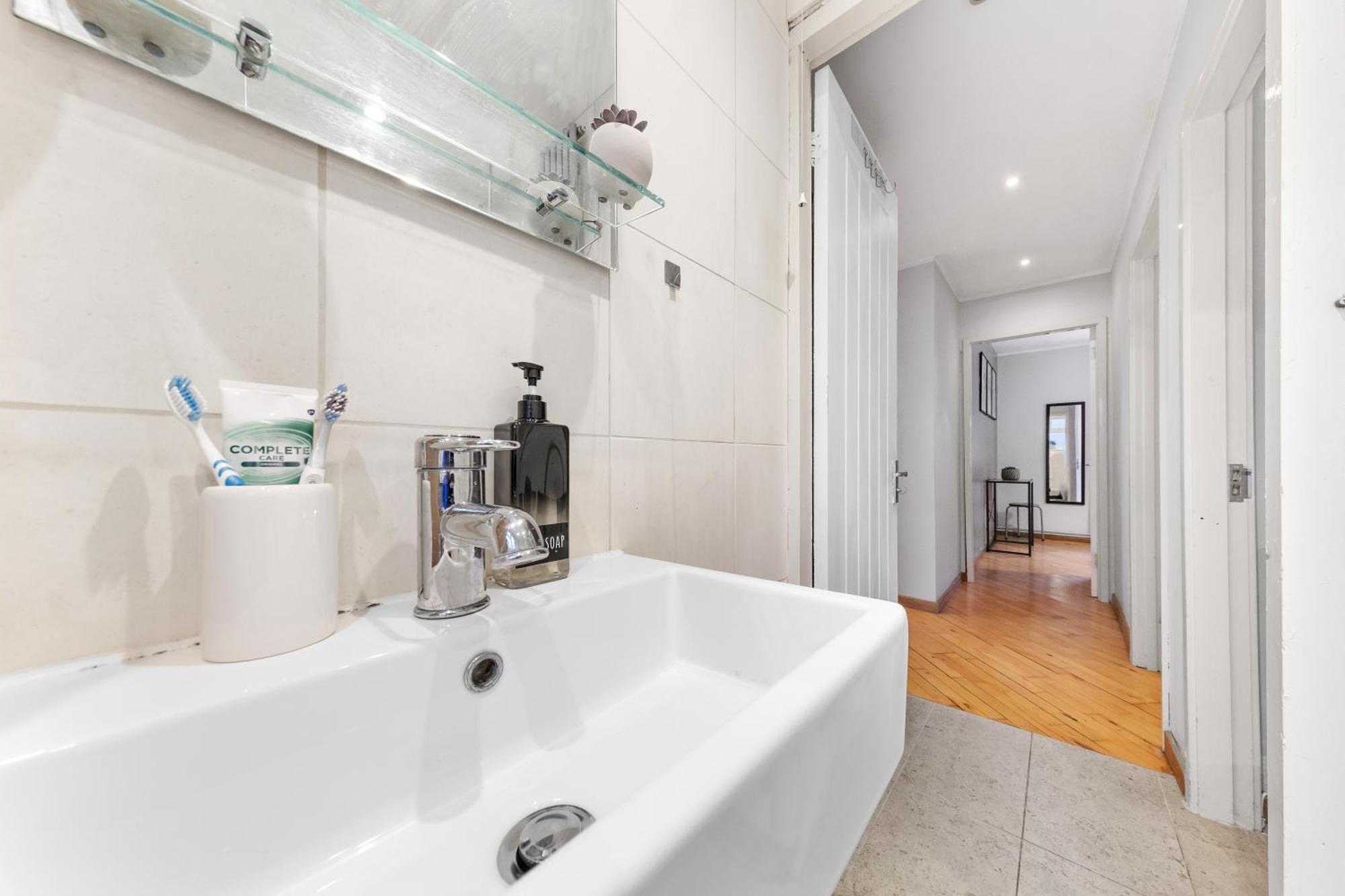 Elegant Retreat - Sleeps 6 - Close To Putney & Stamford Bridge * Londen