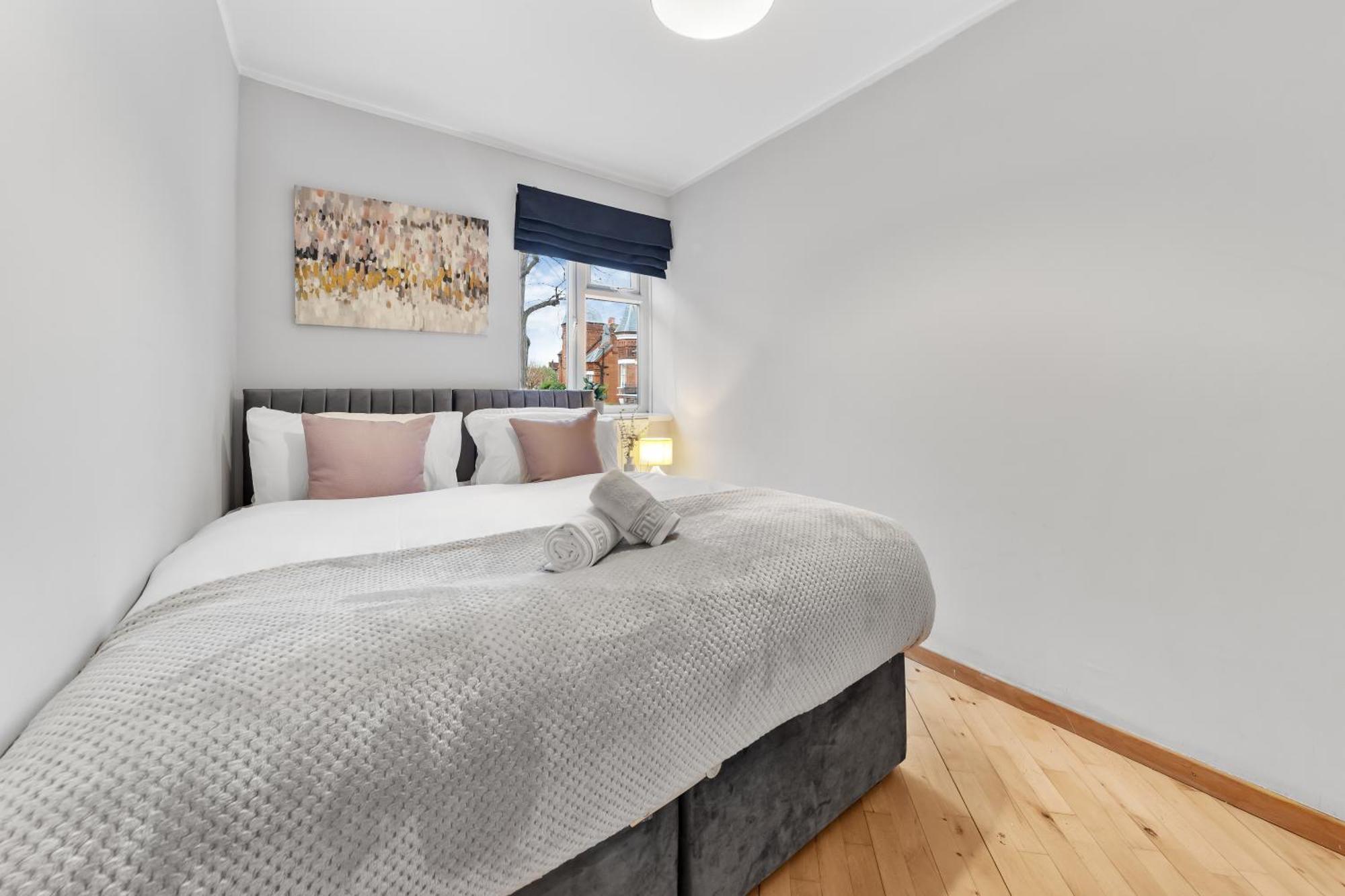 Elegant Retreat - Sleeps 6 - Close To Putney & Stamford Bridge Appartement Londen