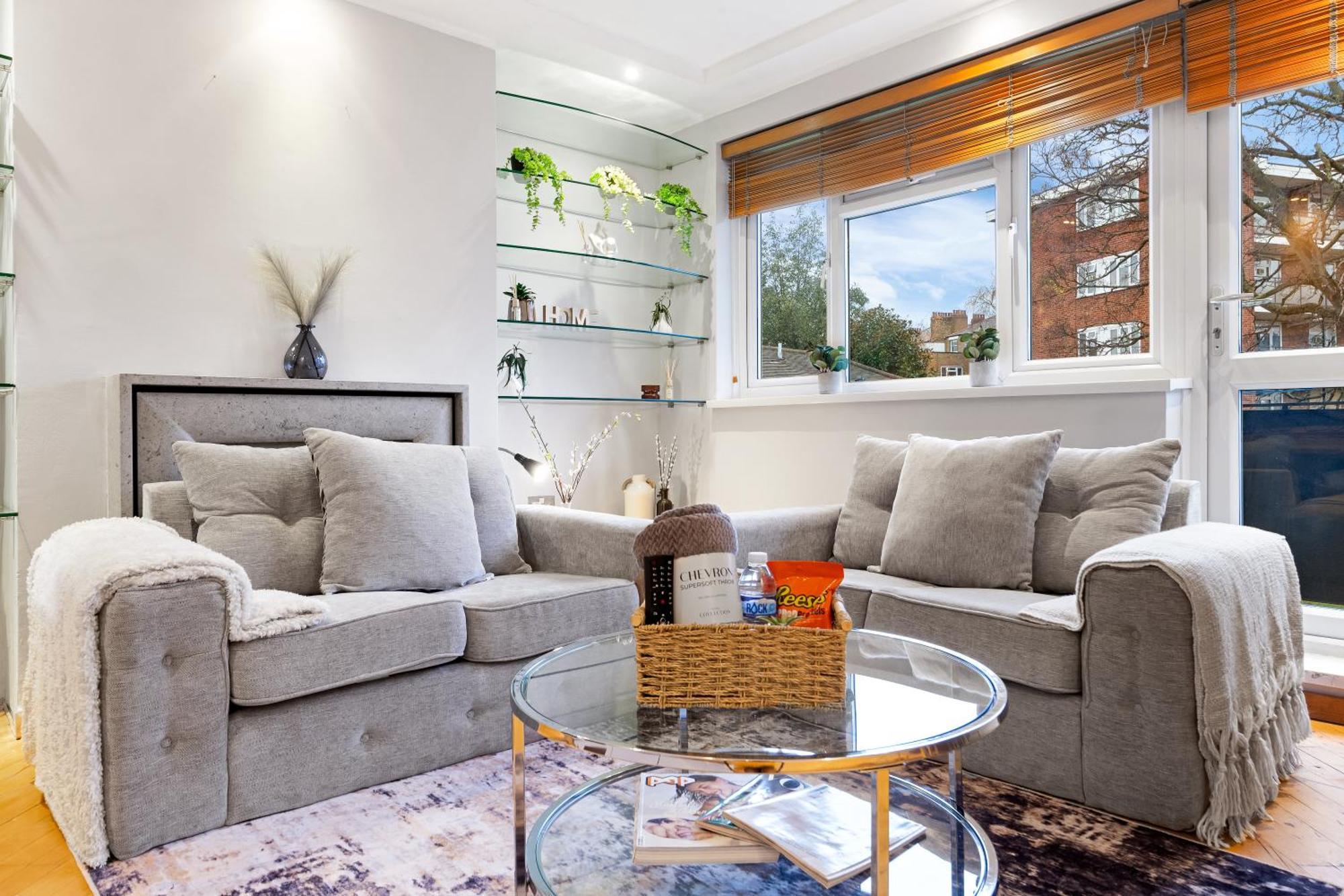 Elegant Retreat - Sleeps 6 - Close To Putney & Stamford Bridge Appartement Londen