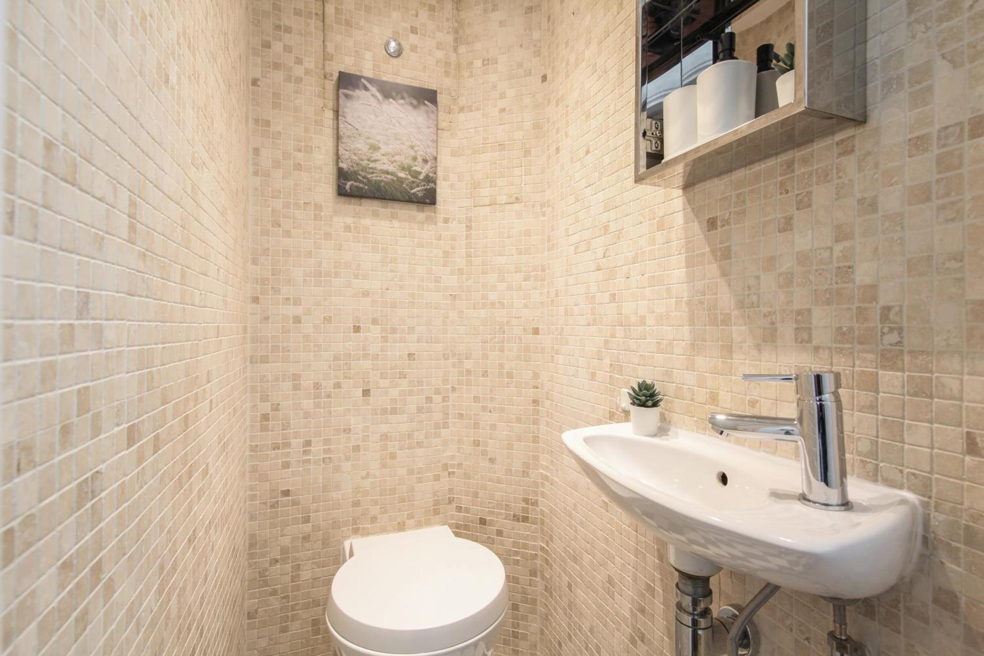 Chic 2br Loft-style In Queensway Appartement