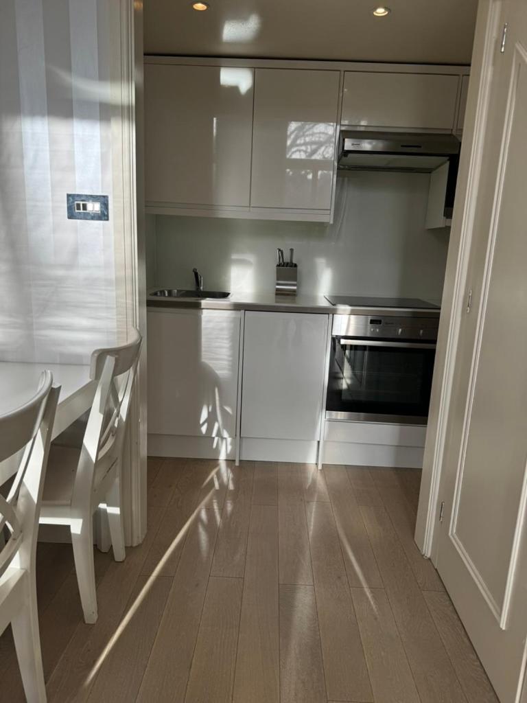 Luxury Mezzanine In Kensington / Earls Court Garden Square * Londres