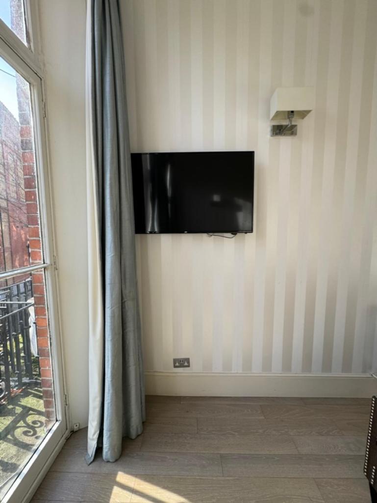 Luxury Mezzanine In Kensington / Earls Court Garden Square * Londres
