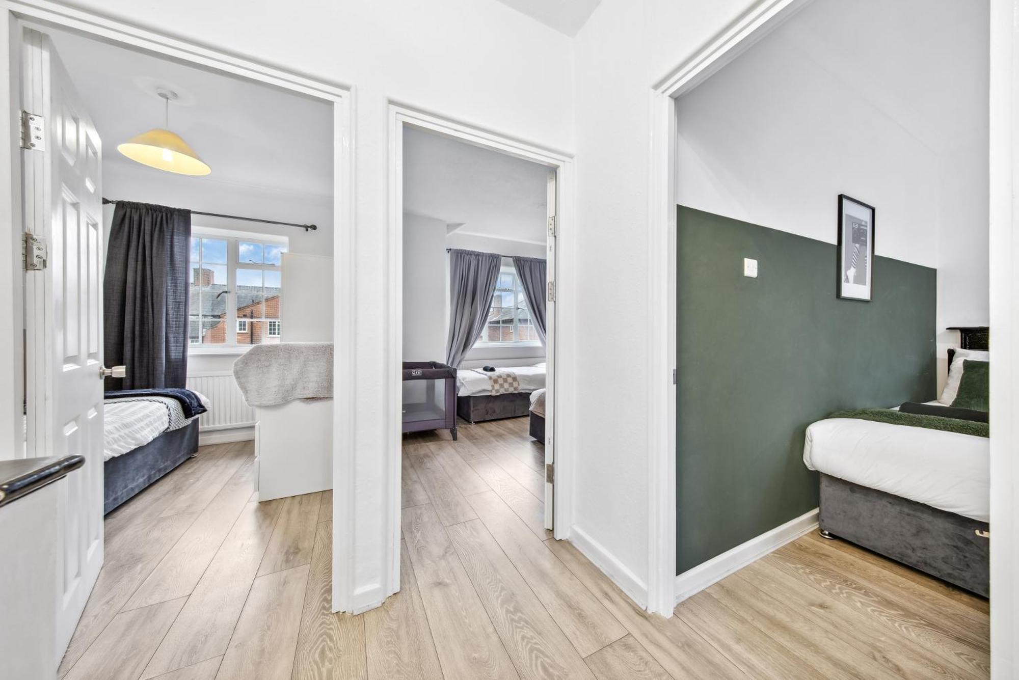 Luxe Jacuzzi - Sleeps 7 - Putney Bridge Hébergement de vacances *