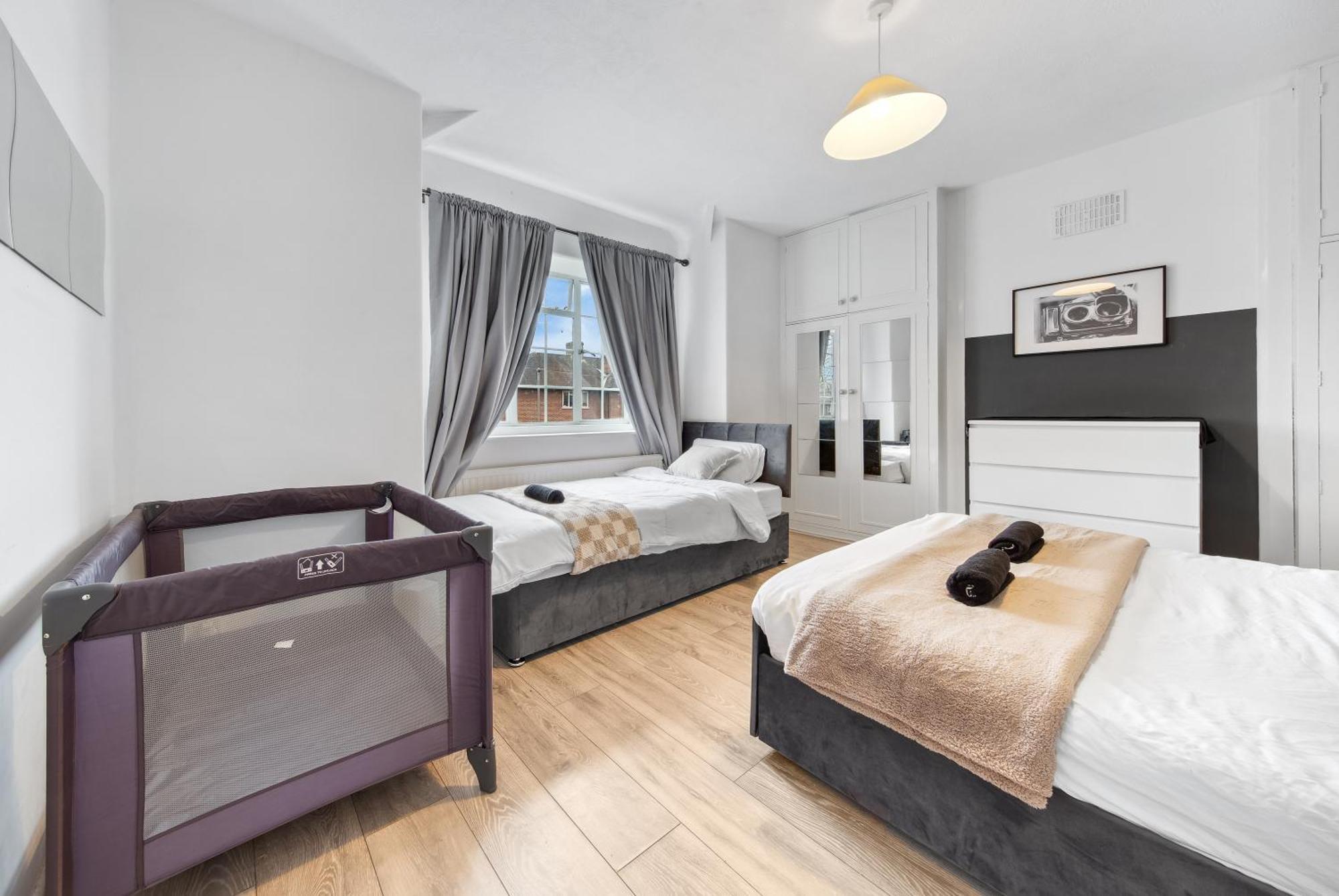 Luxe Jacuzzi - Sleeps 7 - Putney Bridge Hébergement de vacances