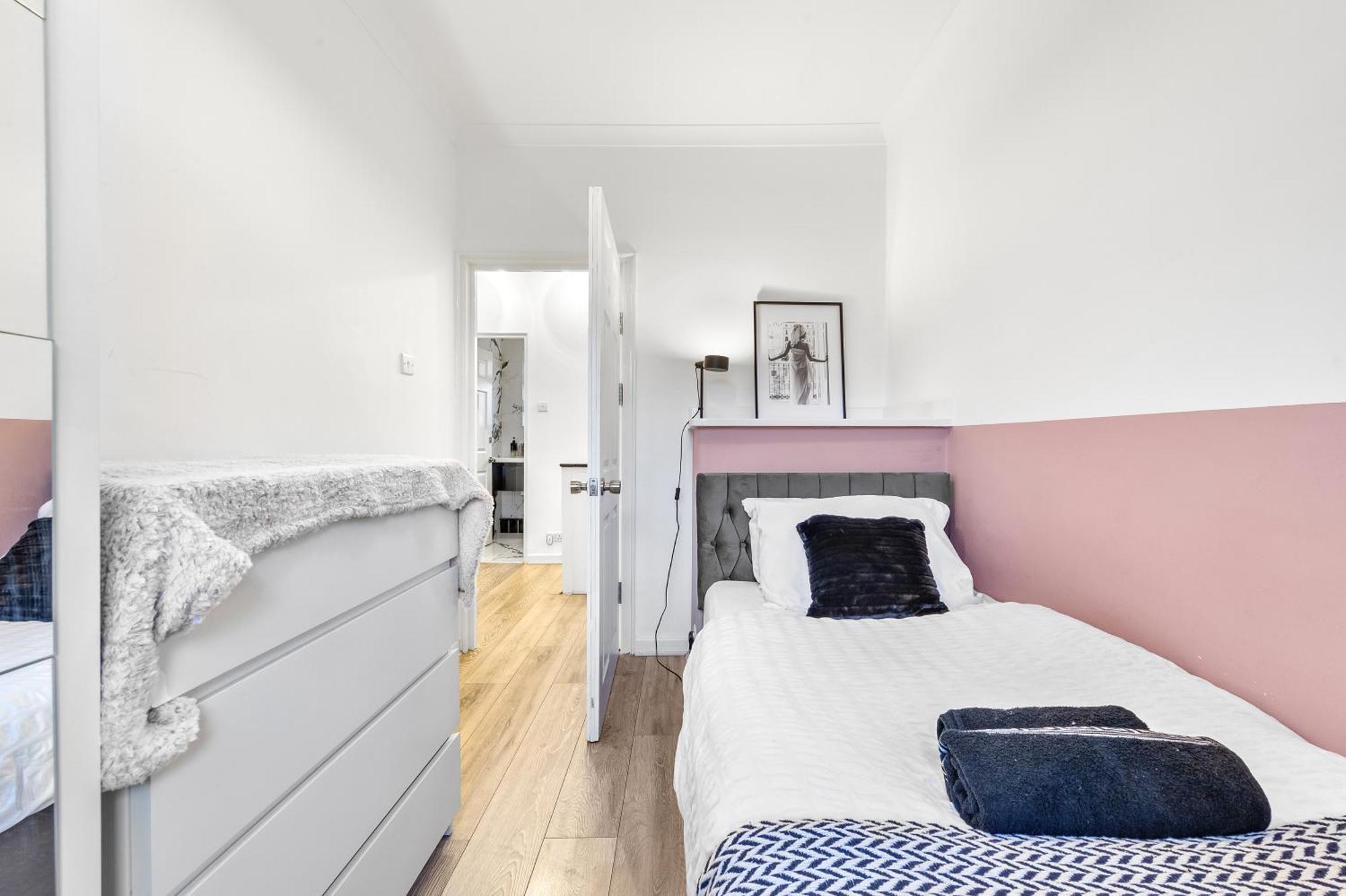 Luxe Jacuzzi - Sleeps 7 - Putney Bridge Hébergement de vacances