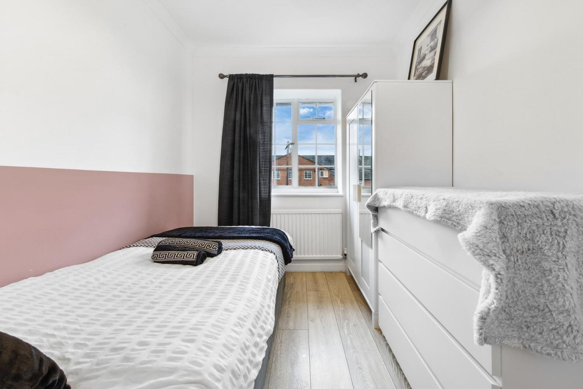 Luxe Jacuzzi - Sleeps 7 - Putney Bridge Hébergement de vacances *