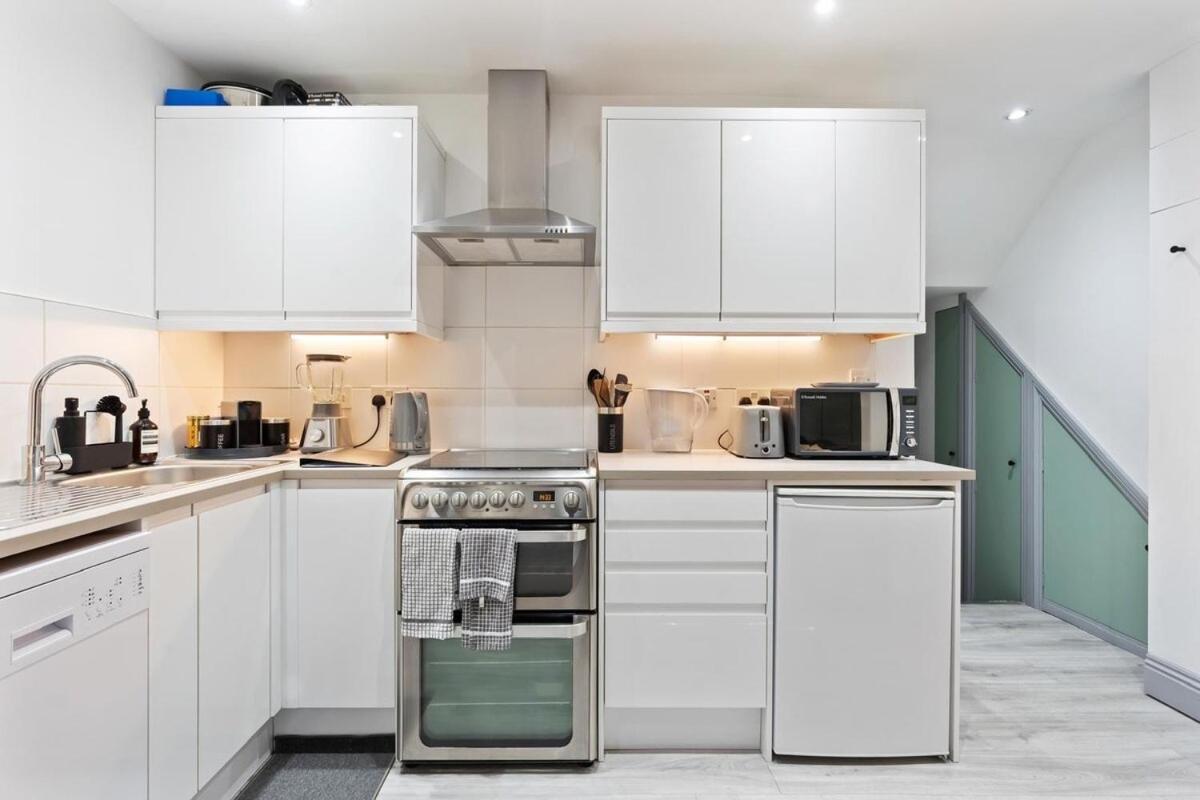Cozy And Quiet 2 Minutes Walk From Main Street Flat W Garden Appartement *