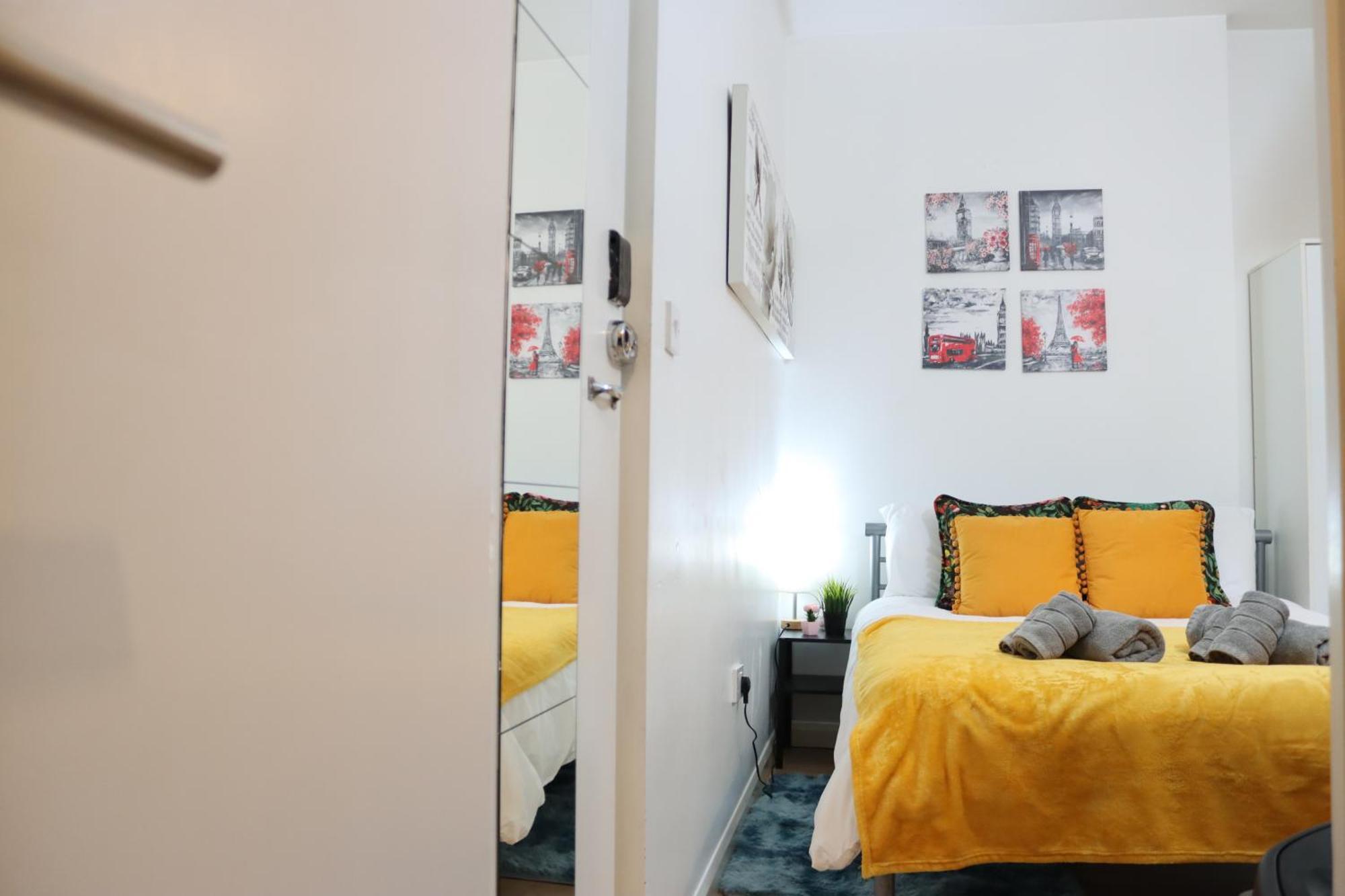 Stylish - Private Bathroom, 15mins To London! * Londen