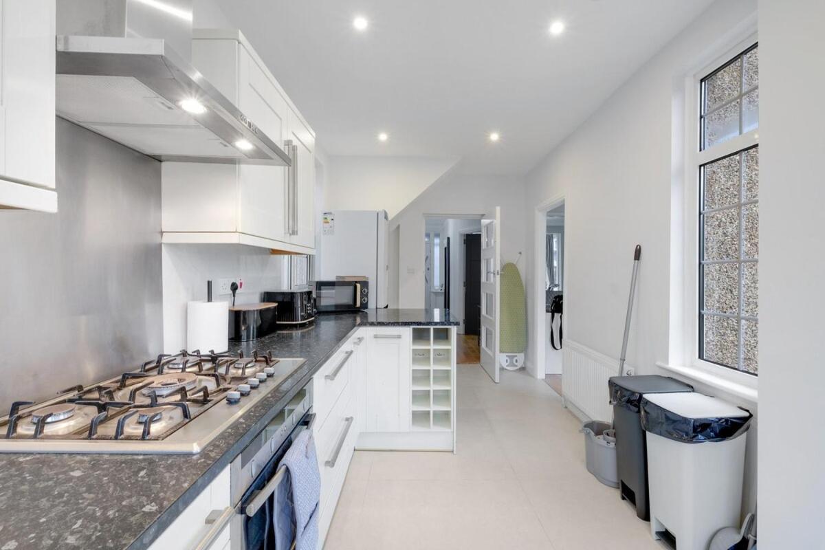 Stylish 3br House Close To Wembley Stadium And Arena Hébergement de vacances