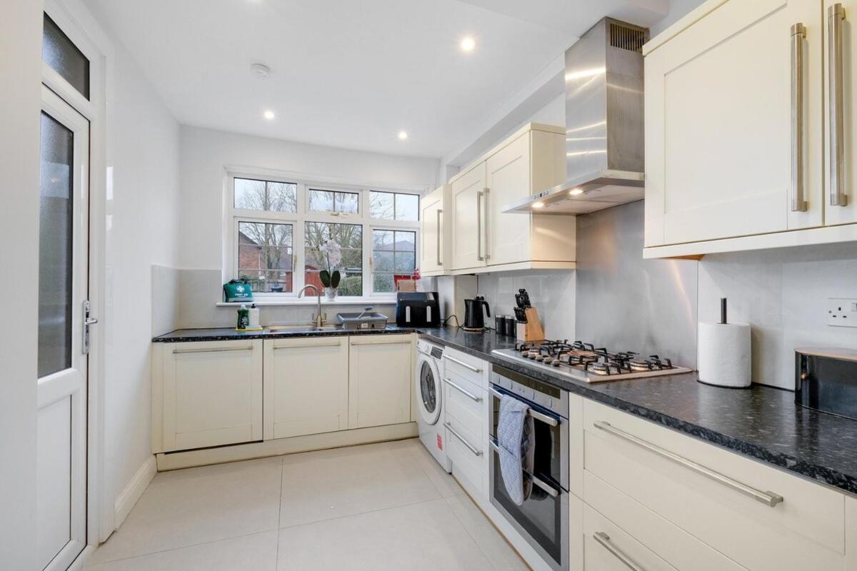 Hébergement de vacances Stylish 3br House Close To Wembley Stadium And Arena
