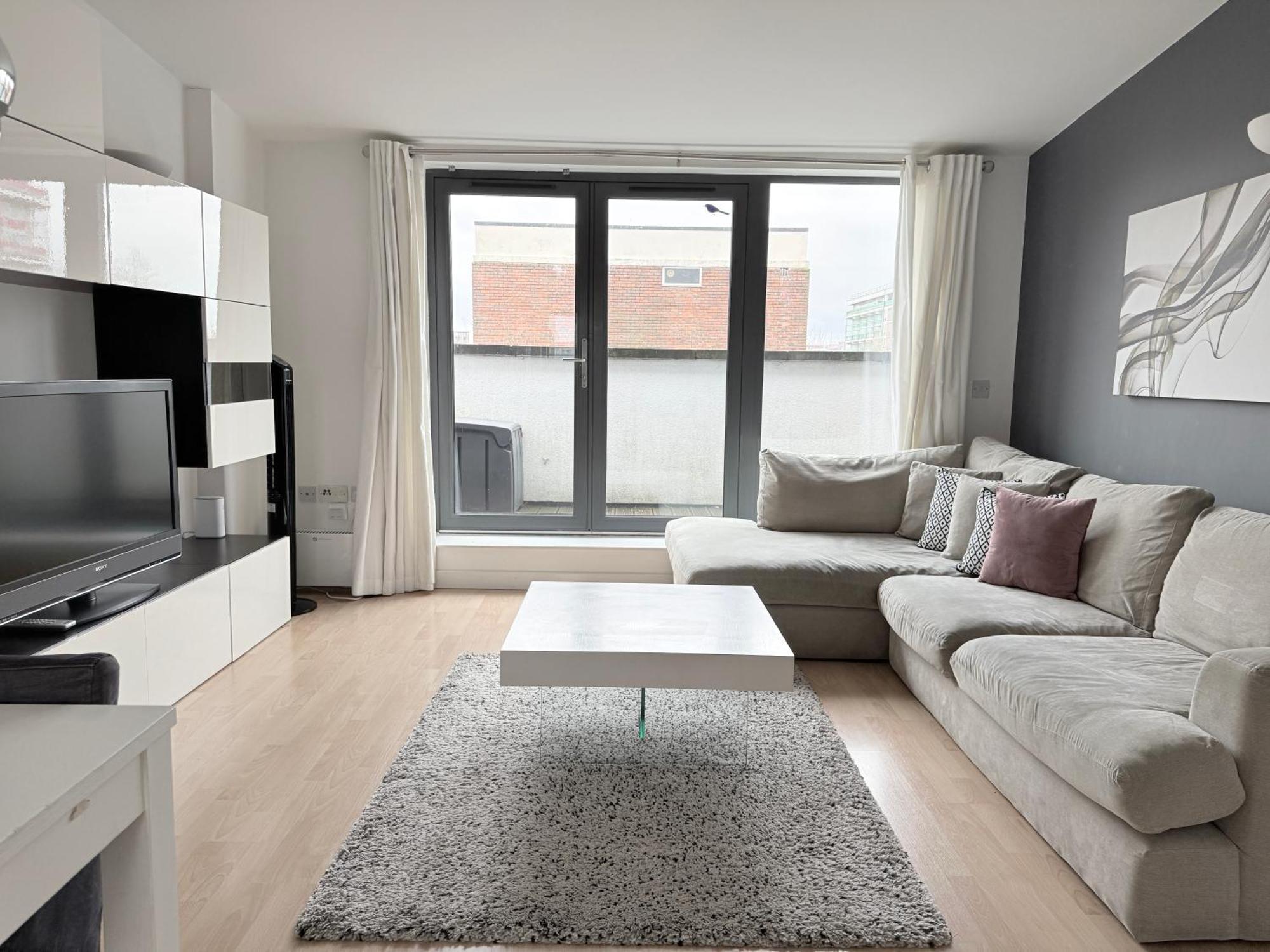 Spacious 2 Bedroom Flat, Near Kings Cross, Location *