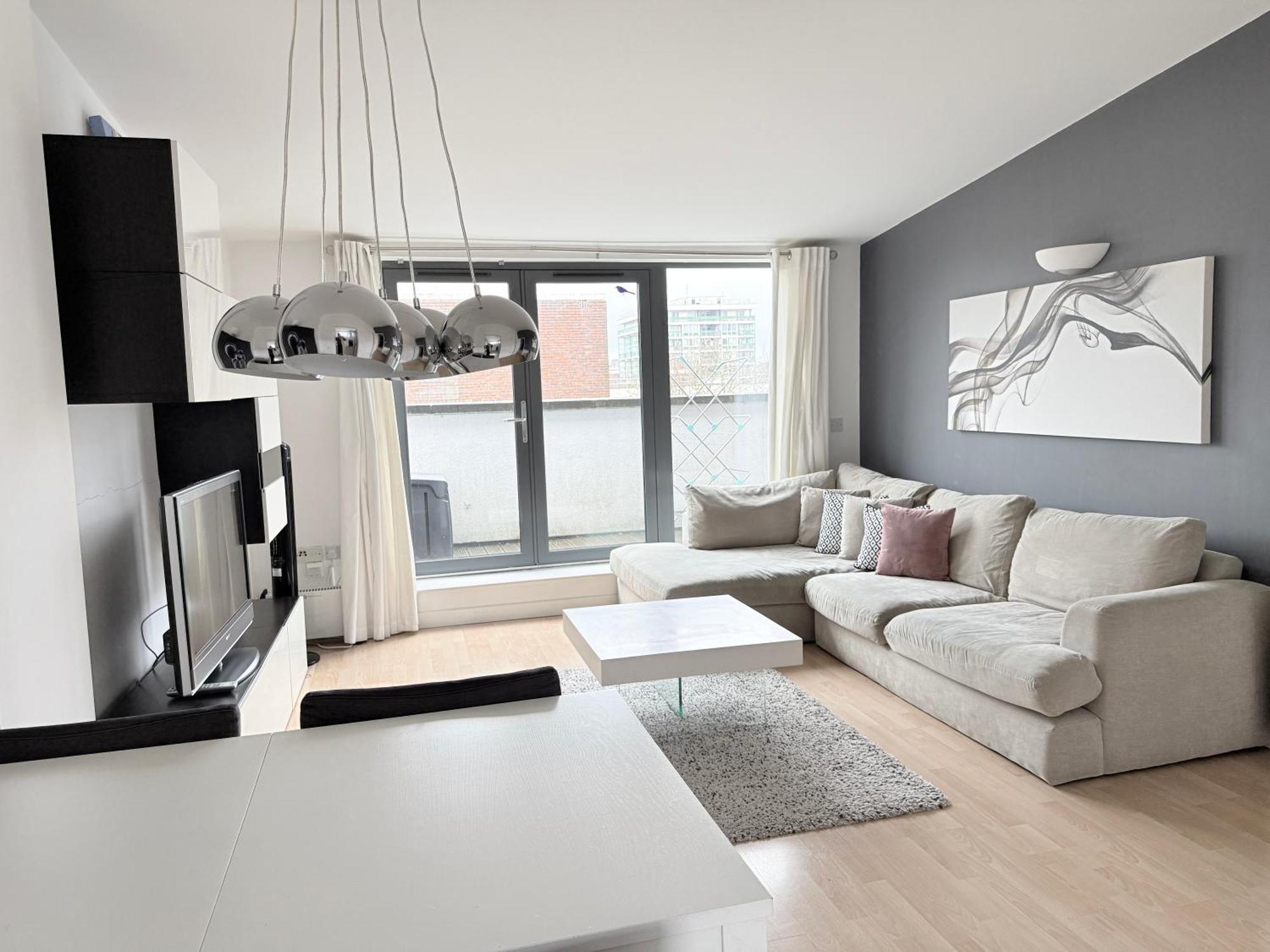 Spacious 2 Bedroom Flat, Near Kings Cross, Location *