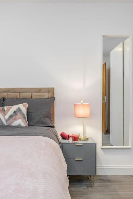 Lovely 2-bedroom With Balcony And Park View * Londres