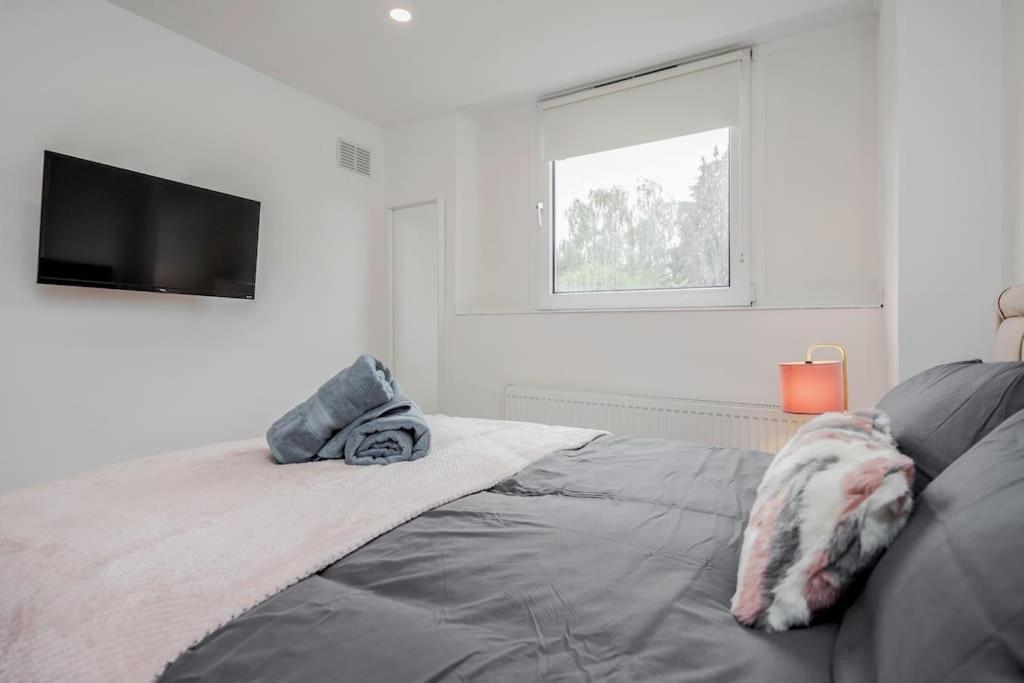 Apartamento Lovely 2-bedroom With Balcony And Park View Londres