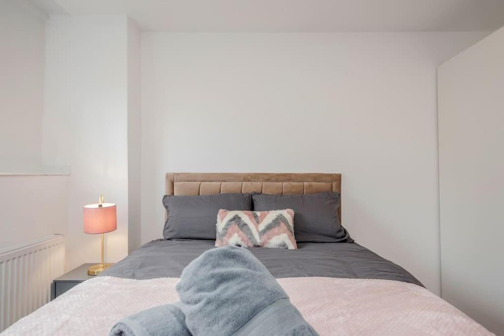 Apartamento Lovely 2-bedroom With Balcony And Park View Londres