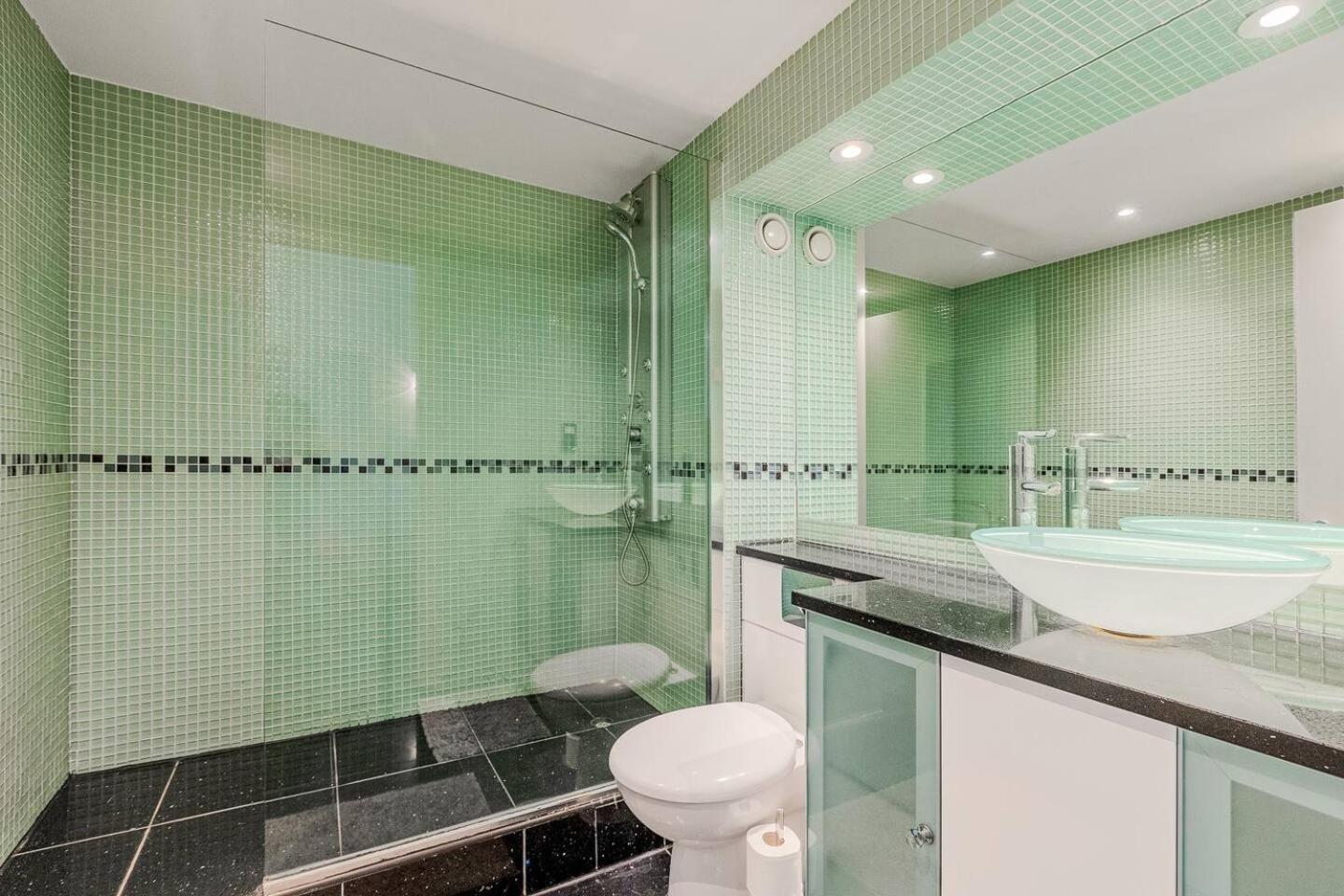 Canary Wharf Riverside Penthouse * Londres