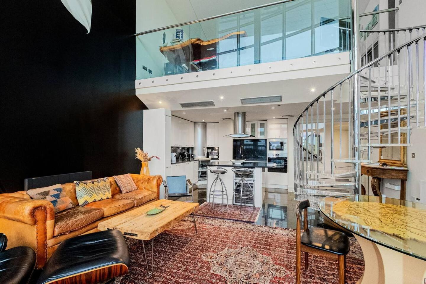 Canary Wharf Riverside Penthouse * Londres