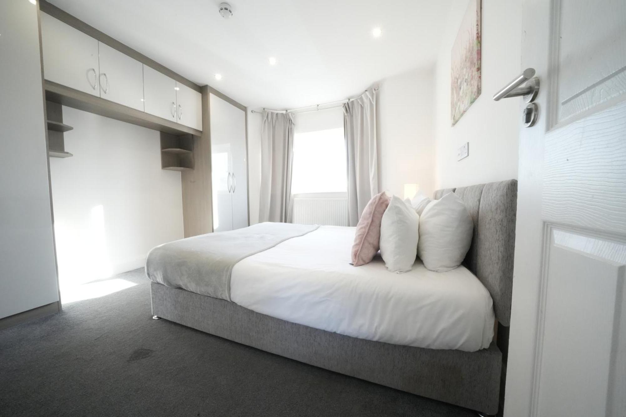 Apartamento Hatton Apartments: Airport-adjacent With Free Parking And Underground Access