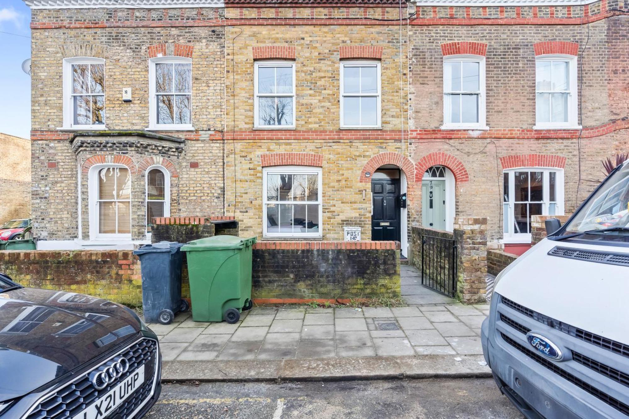 Impeccable 4-bed House In Brixton Сasa de vacaciones *
