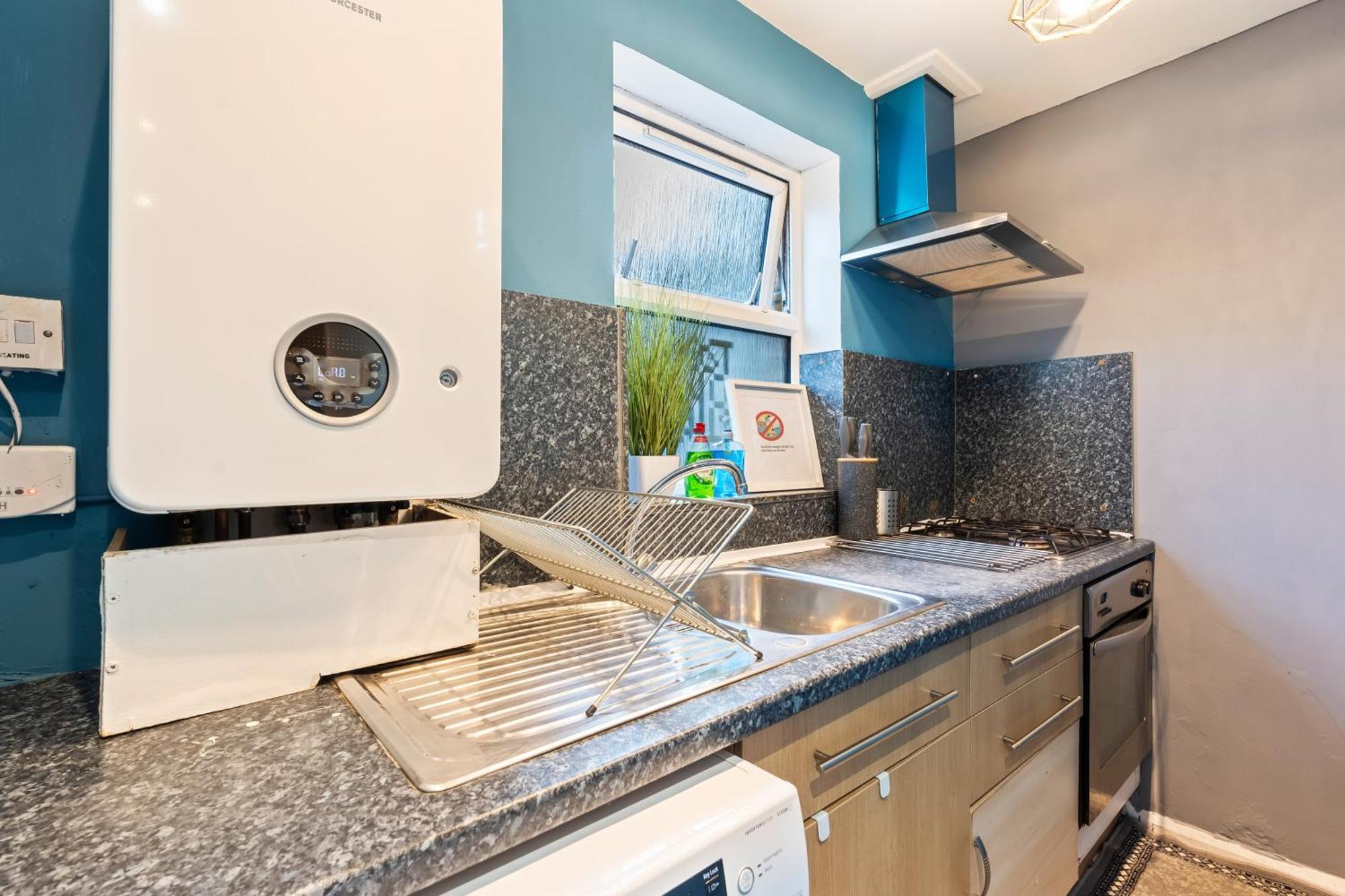 Impeccable 4-bed House In Brixton Сasa de vacaciones