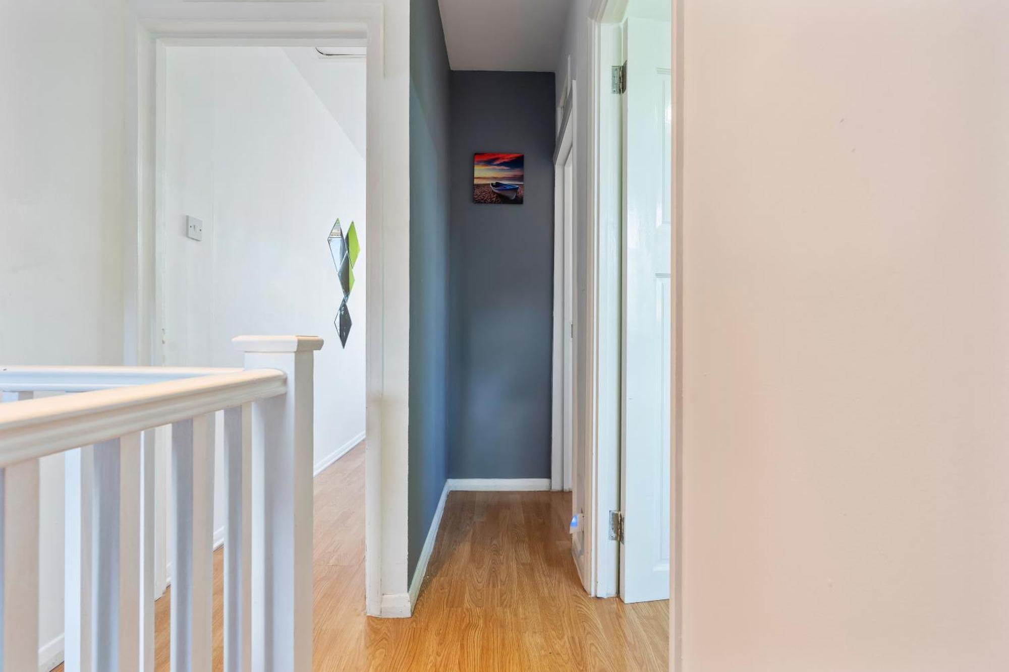 Impeccable 4-bed House In Brixton Сasa de vacaciones *