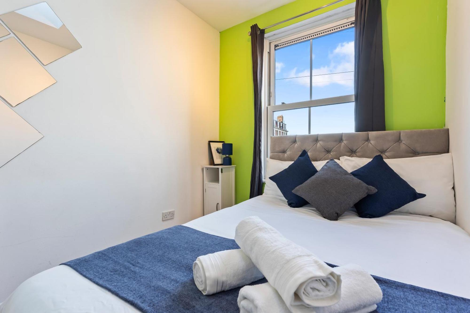 Impeccable 4-bed House In Brixton