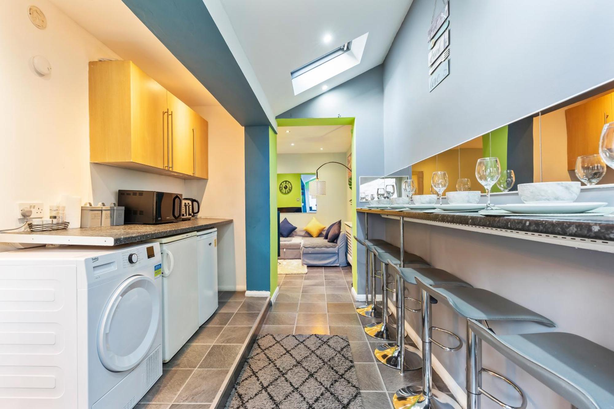 Impeccable 4-bed House In Brixton Holiday home