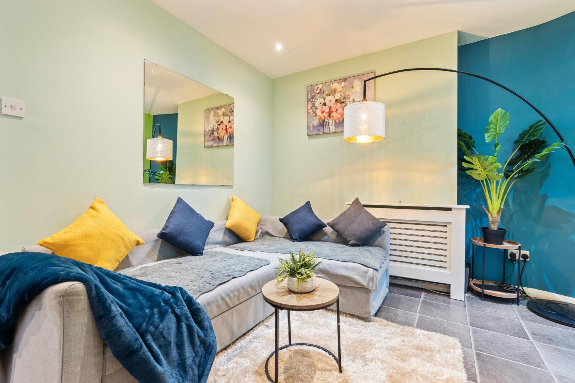 Impeccable 4-bed House In Brixton *