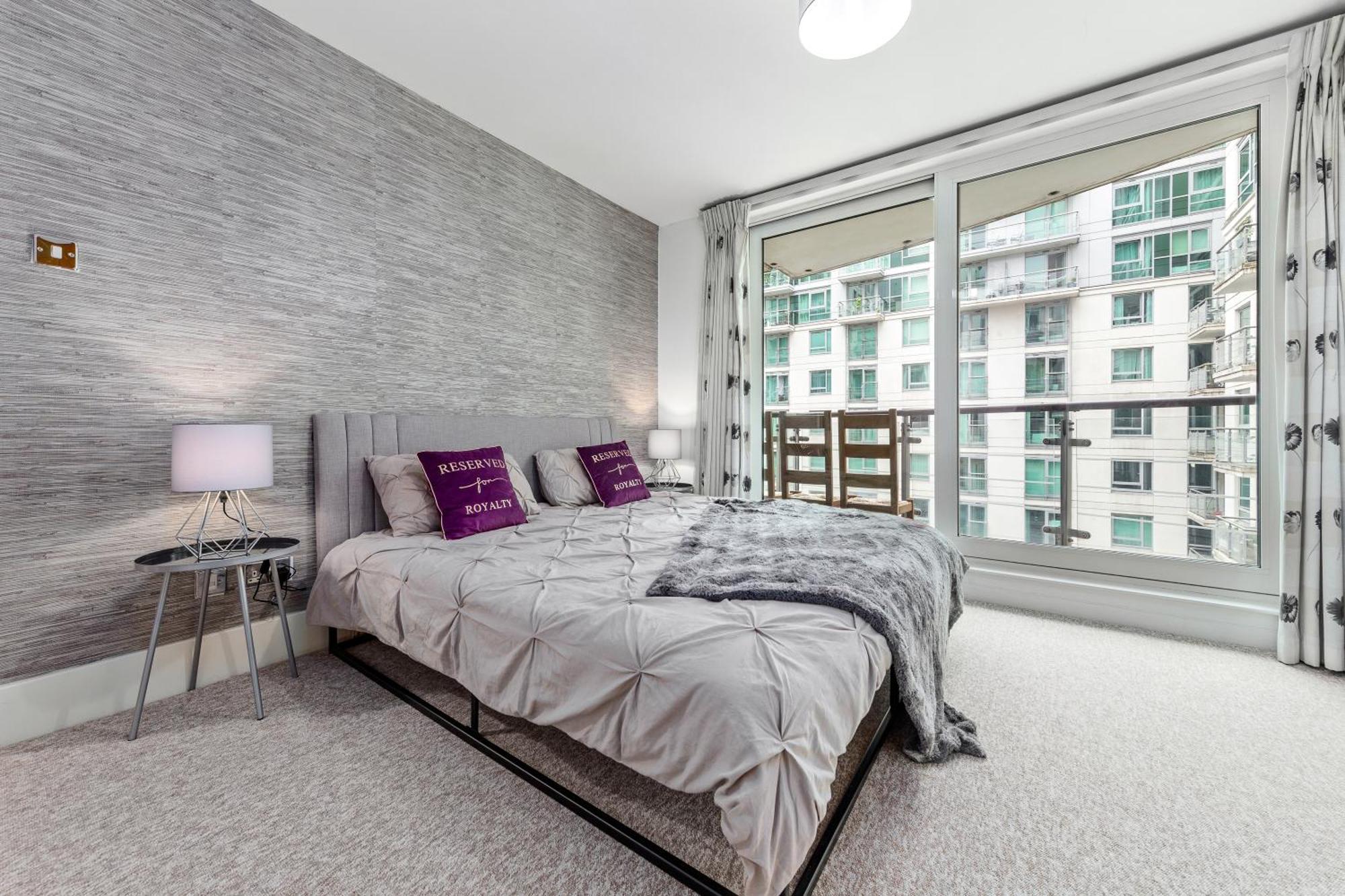 St, George Wharf Vauxhall Bridge Large 2bedrooms With River View Panoramic Balcony * Londres