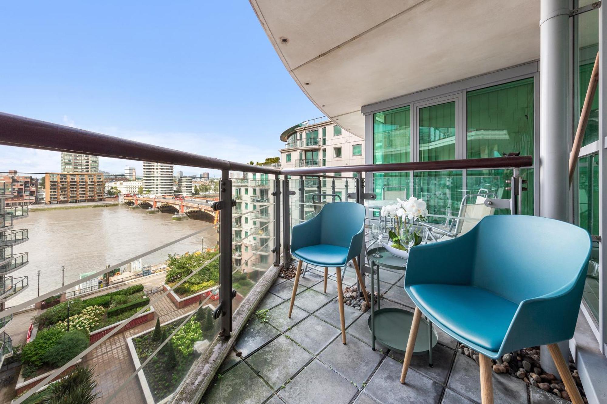 St, George Wharf Vauxhall Bridge Large 2bedrooms With River View Panoramic Balcony Londres