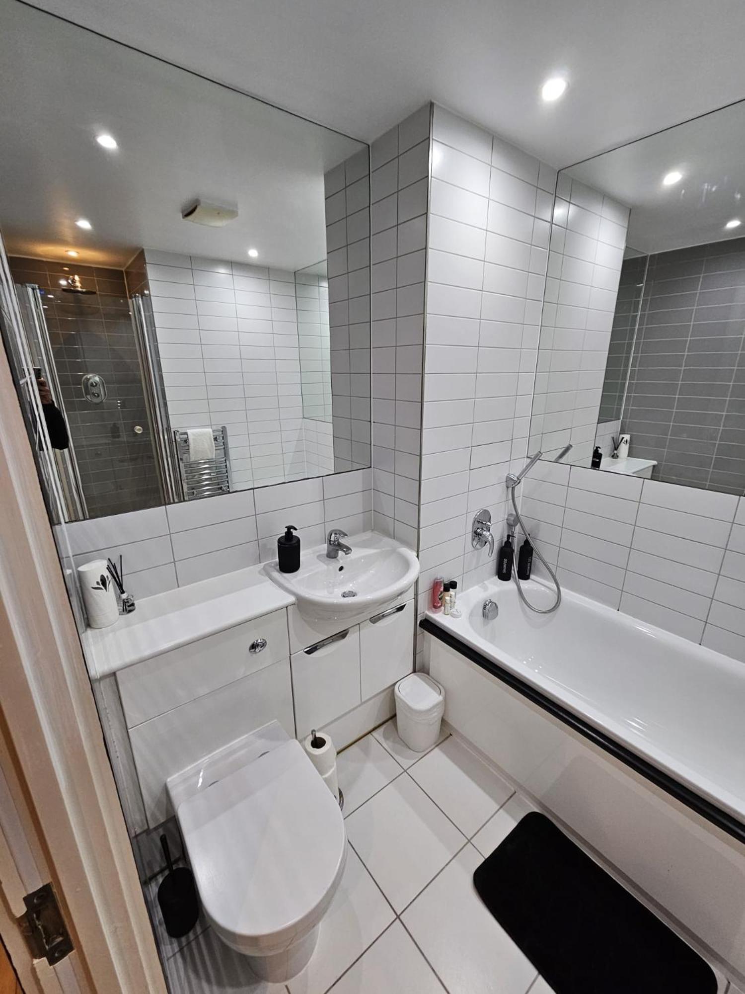 Lavish - Secure With Parking Apartamento