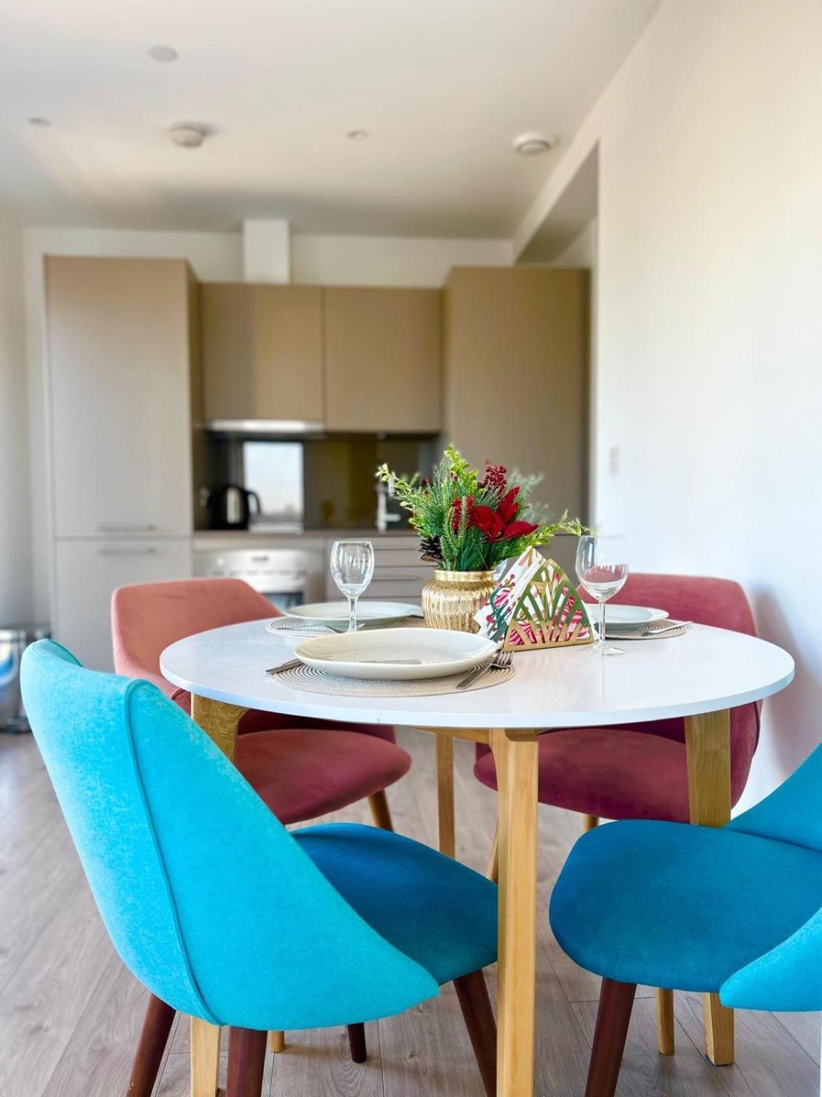 Appartement Station 1 Minute, Gym , Smart Tv , 1 Min To Westfield Centre *
