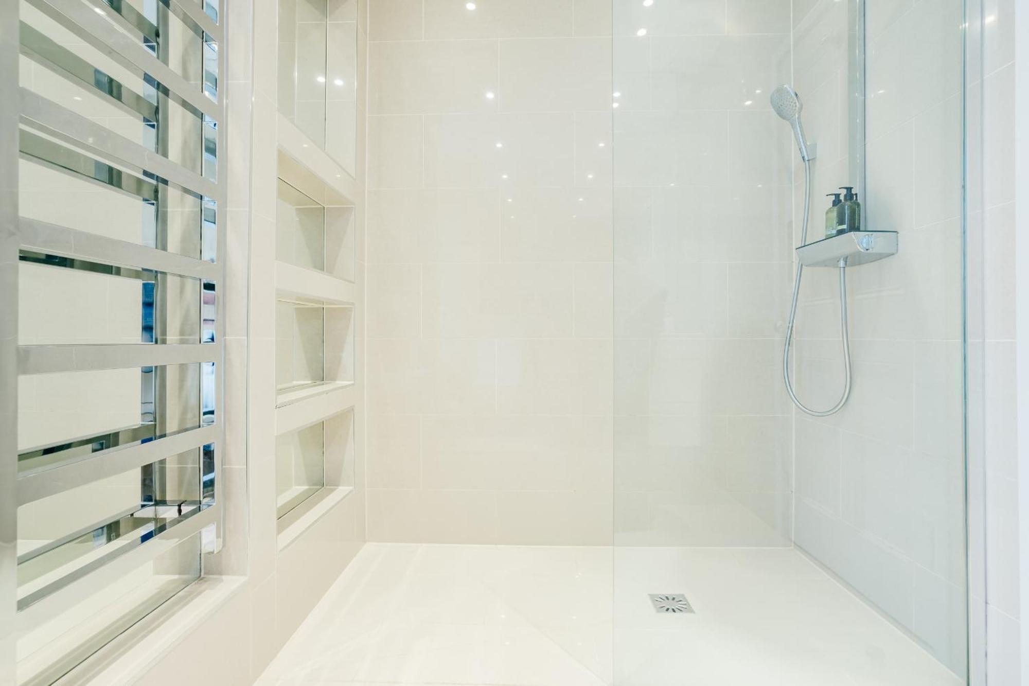 Luxury 3brs Home, Spacious And Cozy In Victoria Villa Londres