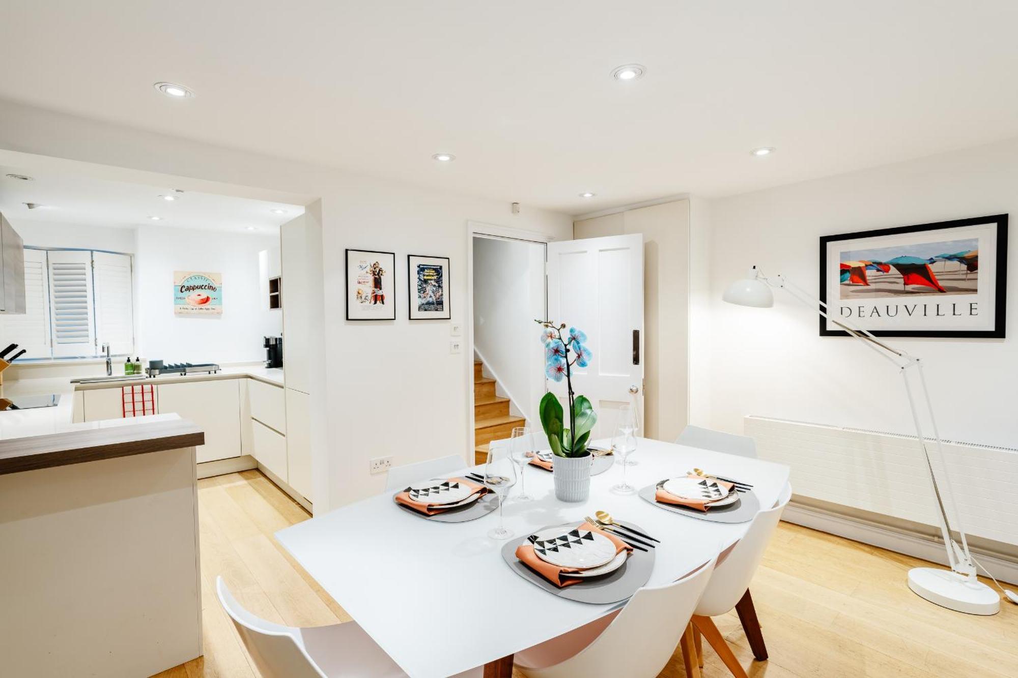 Luxury 3brs Home, Spacious And Cozy In Victoria Londres