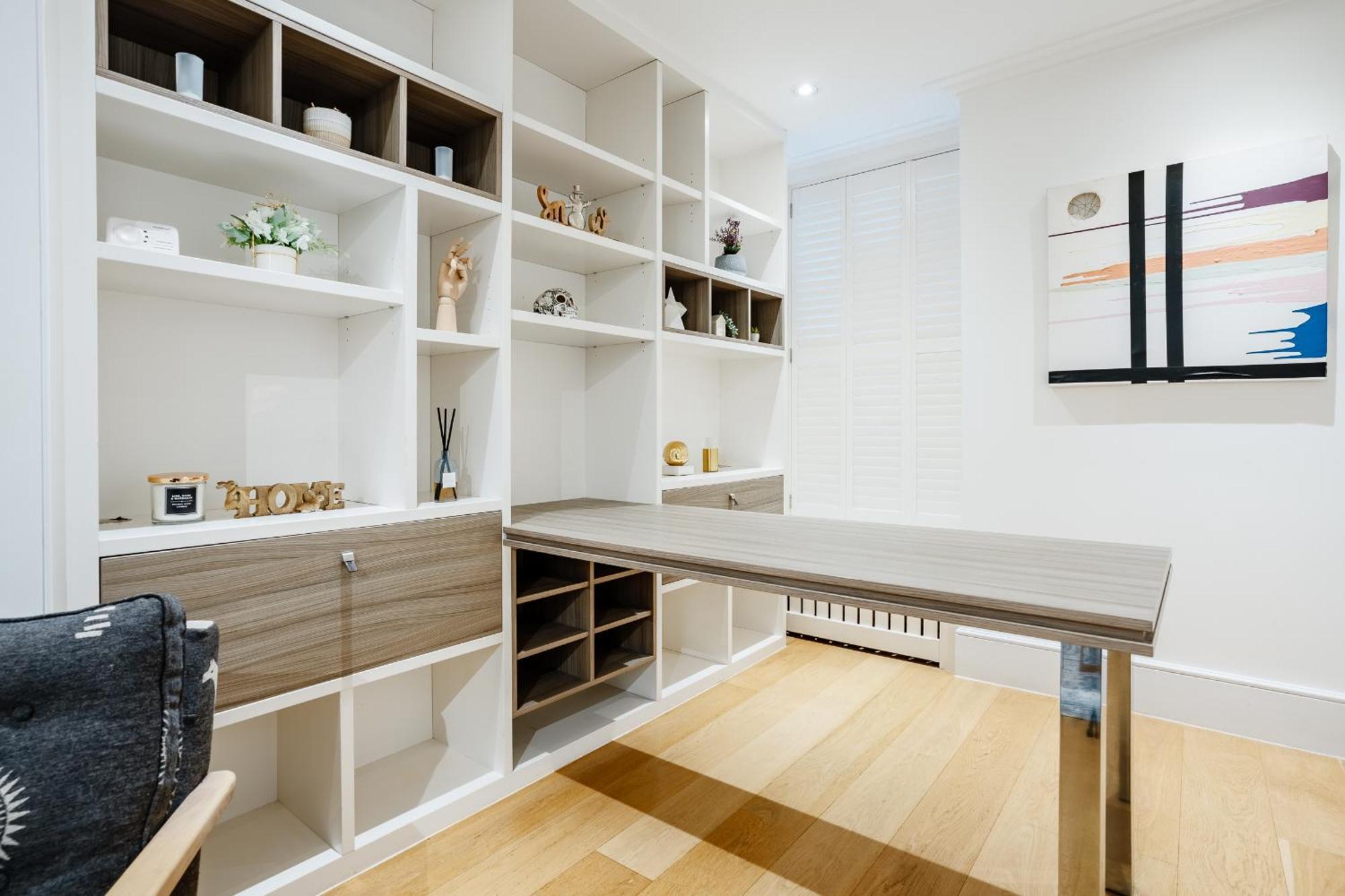 Villa Luxury 3brs Home, Spacious And Cozy In Victoria Londres