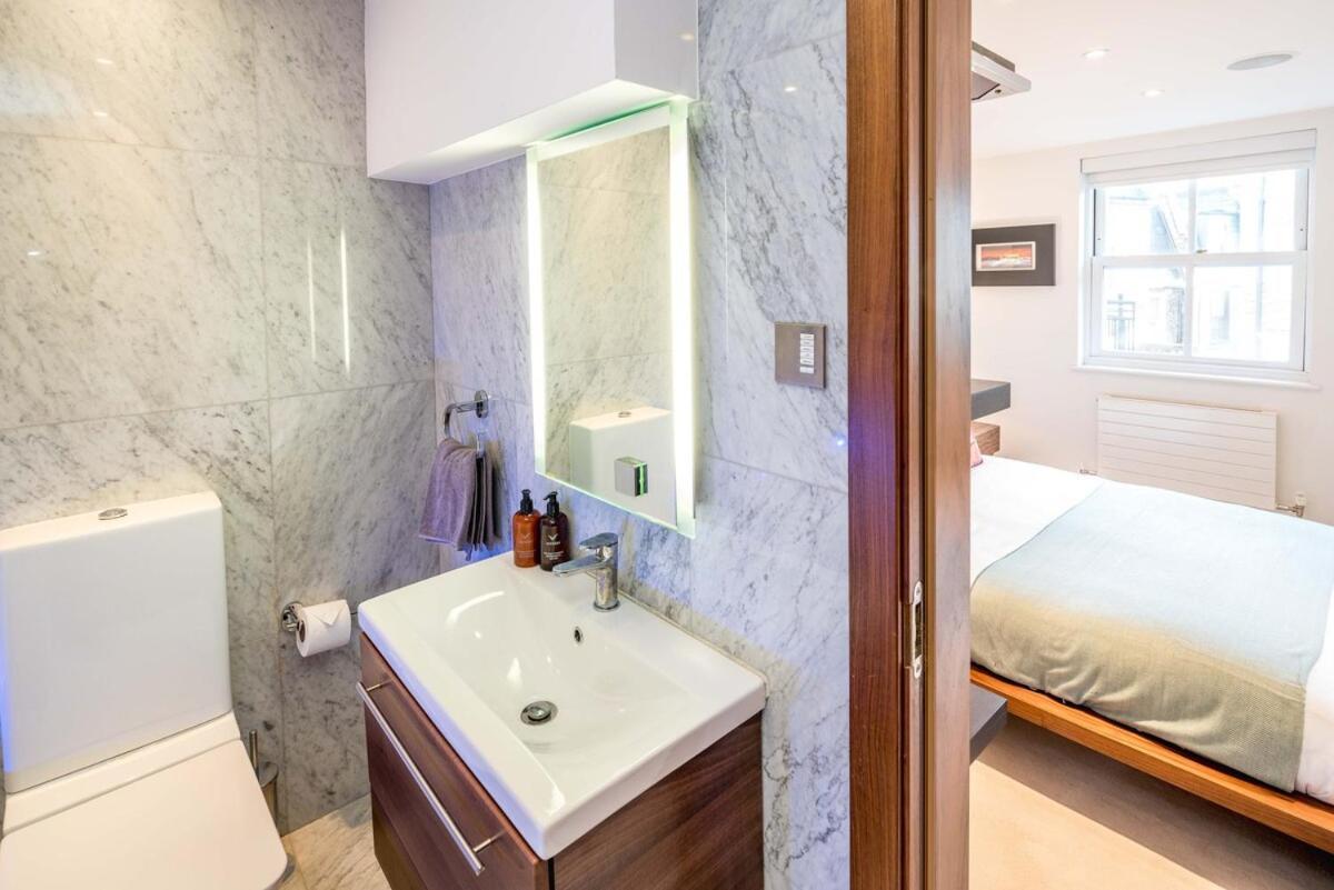 -air Con- Luxury Townhouse - High St Kensington! *