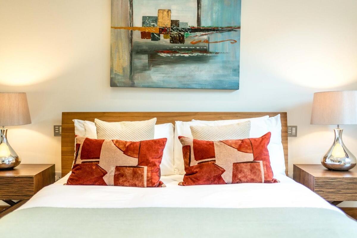 -air Con- Luxury Townhouse - High St Kensington! Villa