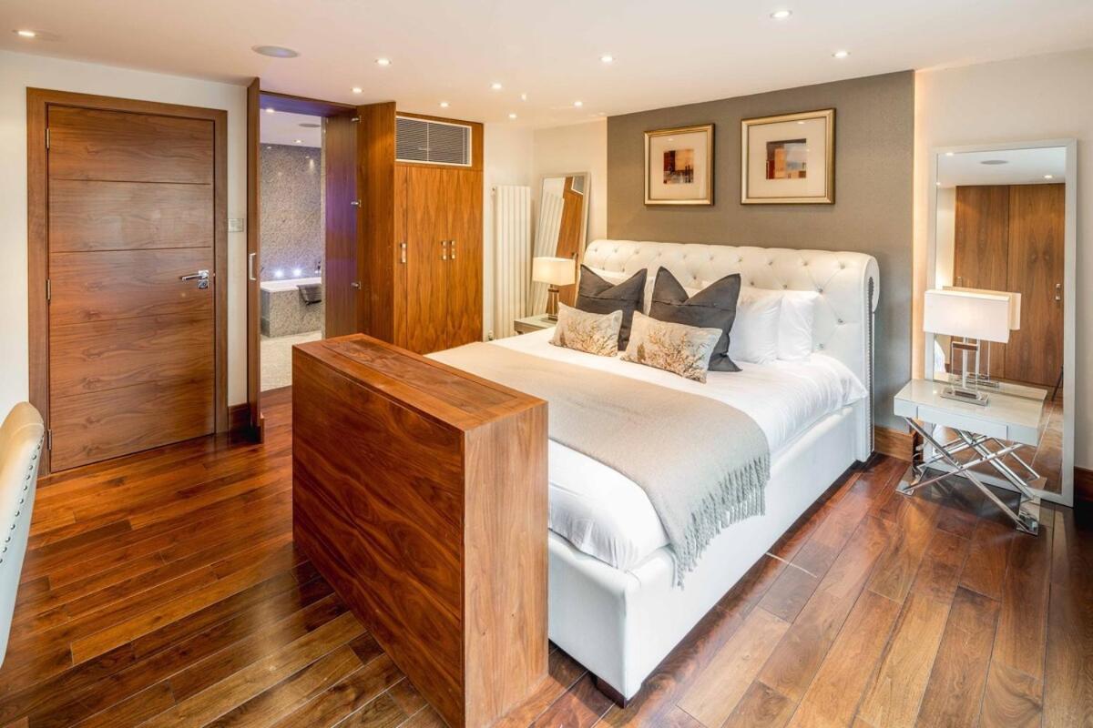 -air Con- Luxury Townhouse - High St Kensington! *