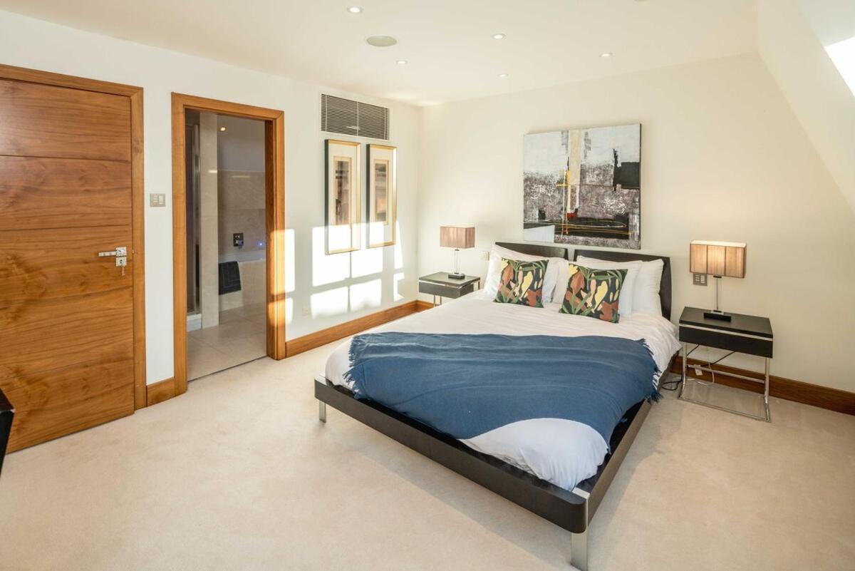 -air Con- Luxury Townhouse - High St Kensington!