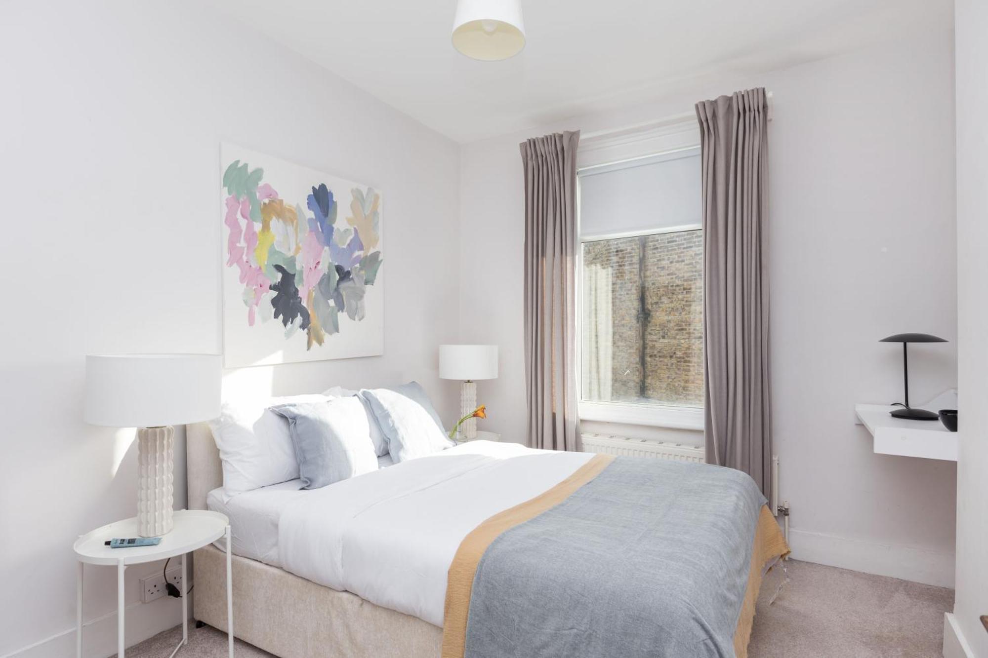 Newly Renovated Large 4-5 Bedroom House Londres
